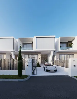 5bdrm House in Chrematin, Accra Metropolitan for sale