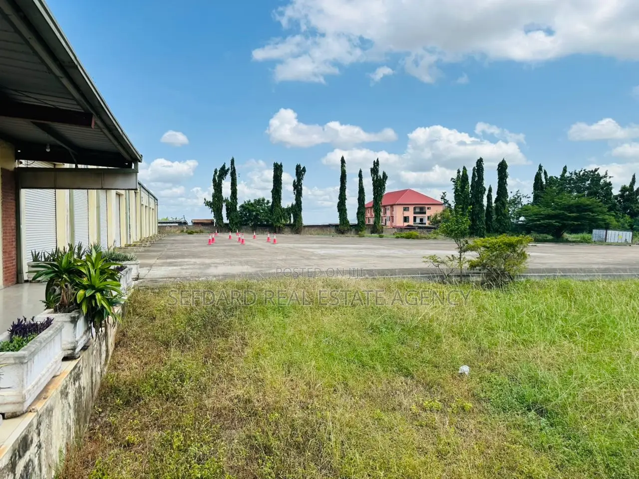 Quick Sale/– Warehouse On 5 Acres