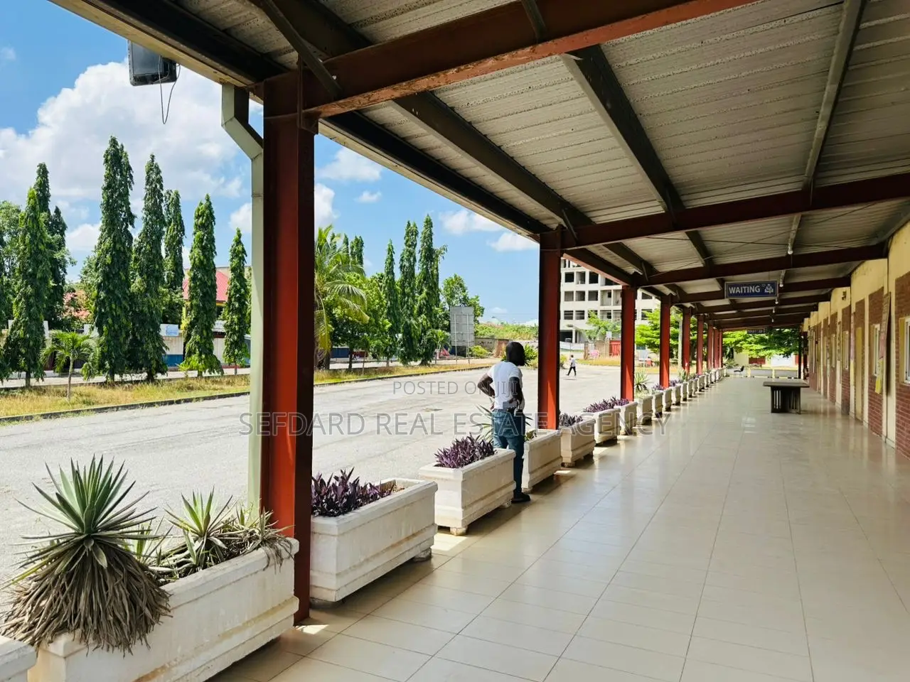 Quick Sale/– Warehouse On 5 Acres