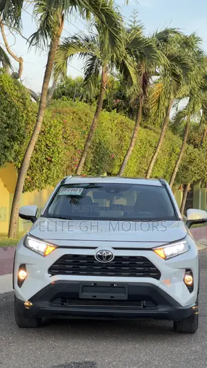 Toyota RAV4 2023 White