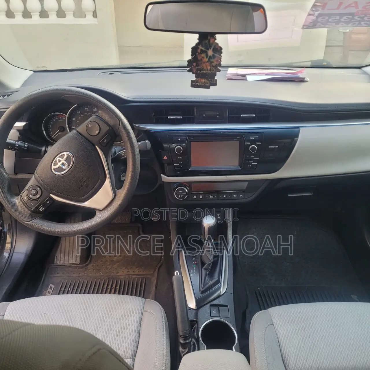 Toyota HiAce 2015 Black