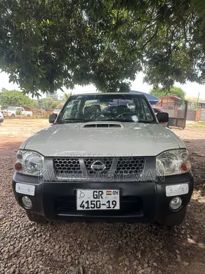 Nissan Hardbody 2019 White