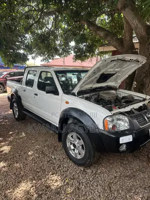 Nissan Hardbody 2019 White