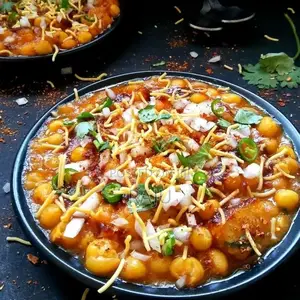 Chotpoti (Spicy White Peas)