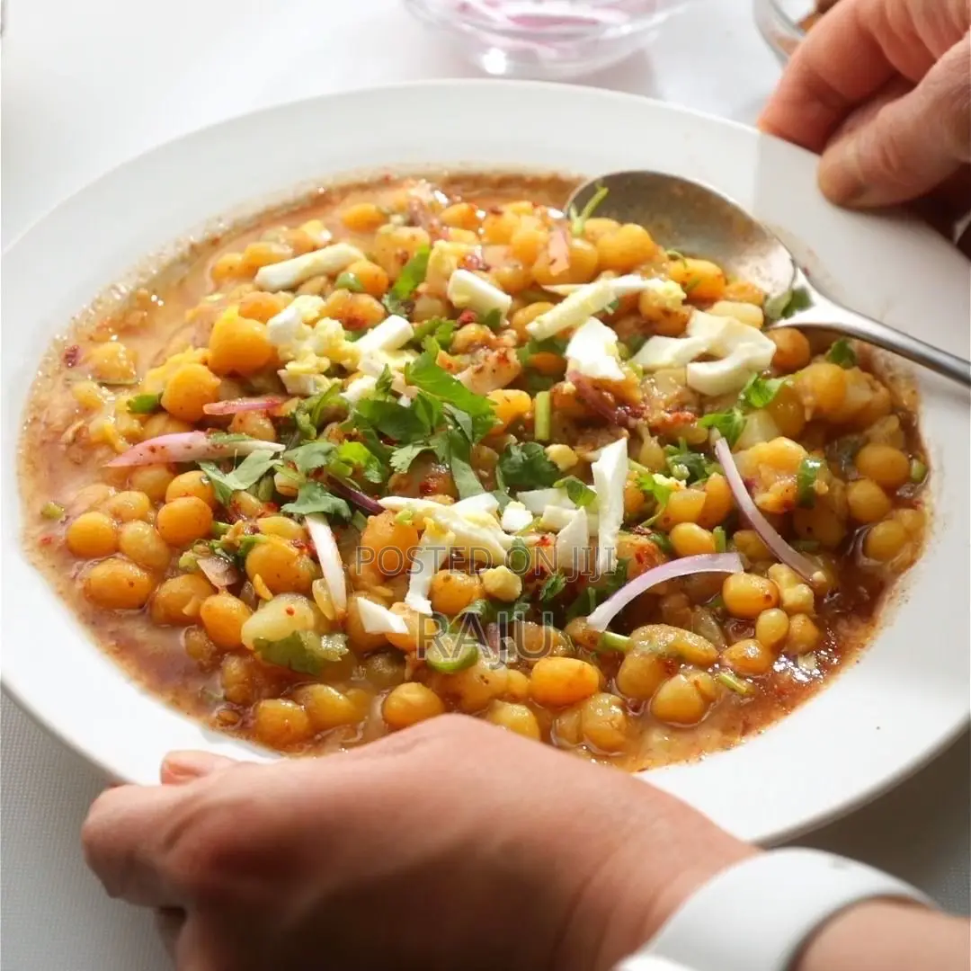 Chotpoti (Spicy White Peas)