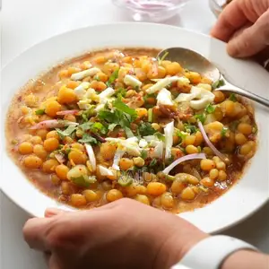 Chotpoti (Spicy White Peas)