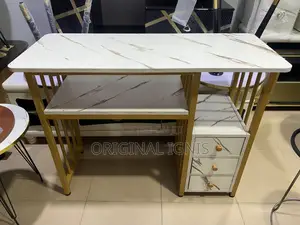 Nail Tech / Manicure Table