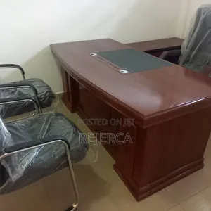 Executie L Shaped Desk