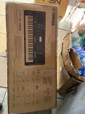 Yamaha PSR-E483