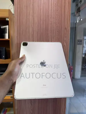 Apple iPad Pro 12.9 (2020) 128 GB Silver