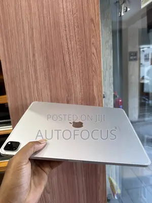 Apple iPad Pro 12.9 (2020) 128 GB Silver