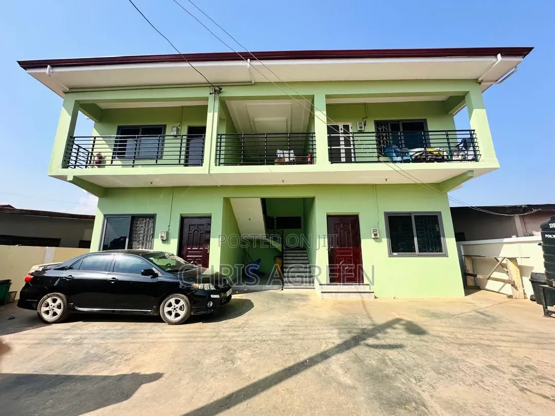 8bdrm Apartment in Ashaiman Municipal for sale