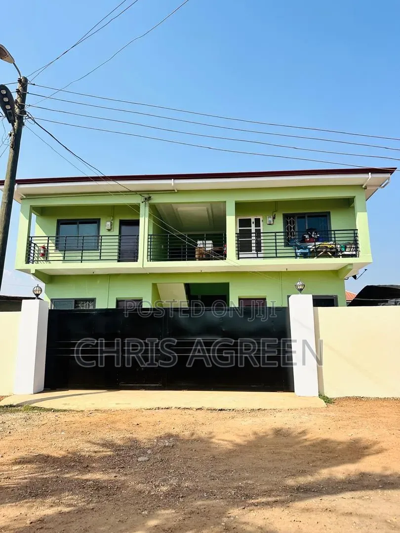 8bdrm Apartment in Ashaiman Municipal for sale