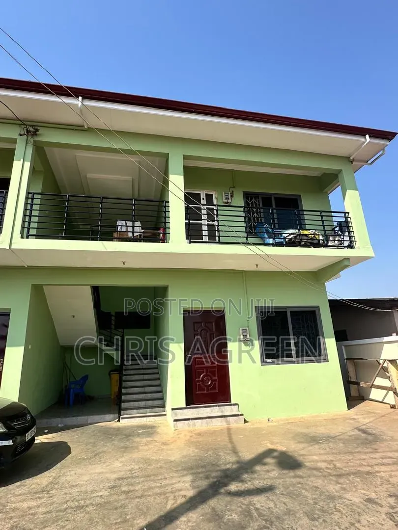 8bdrm Apartment in Ashaiman Municipal for sale