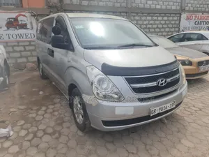 Hyundai H200 2008 Silver