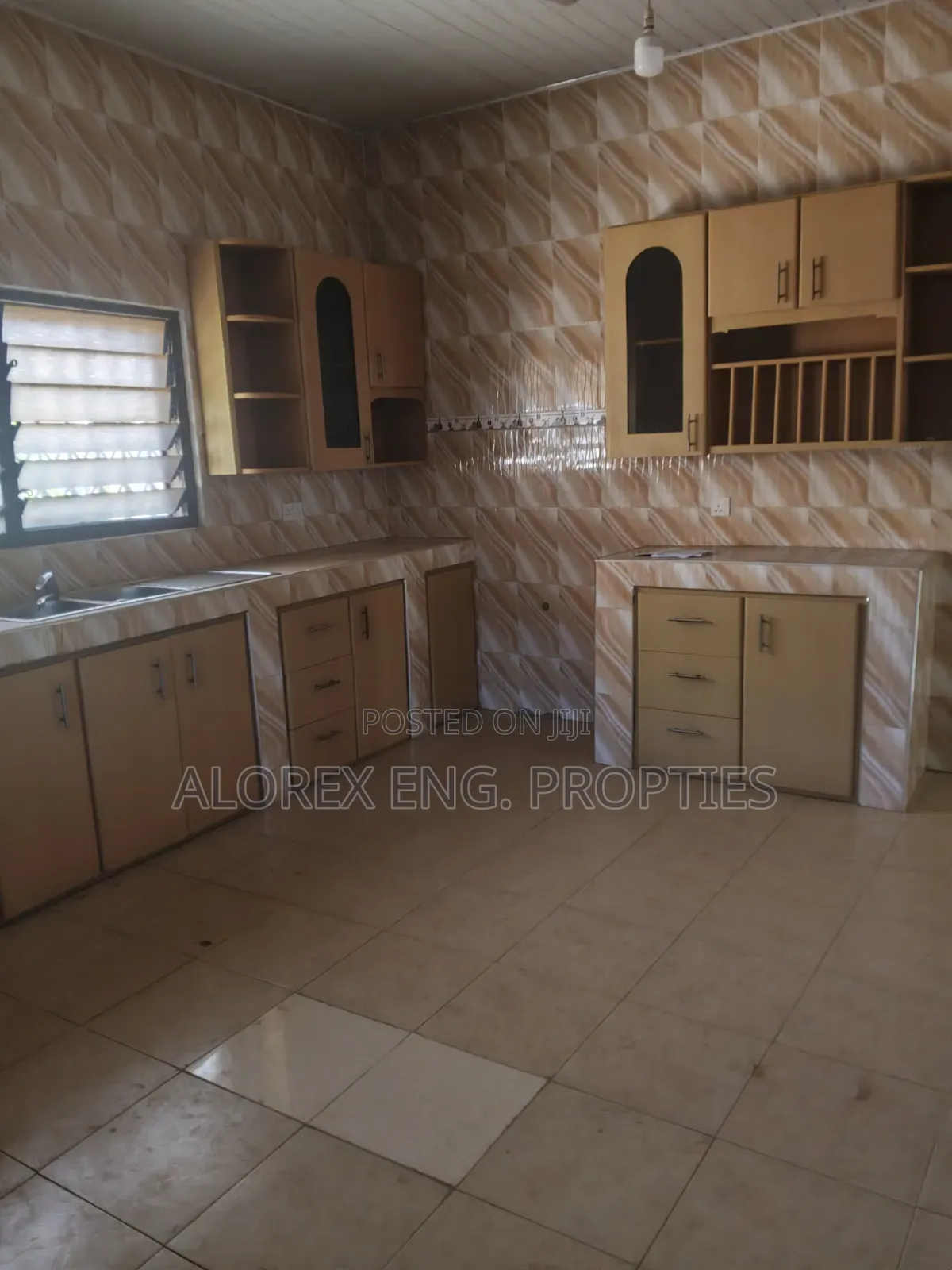 4bdrm House in Oyarifa, Ghana Flag for rent