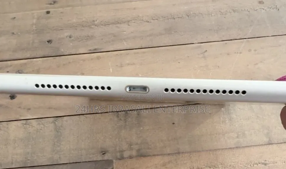 Apple iPad 5 (2022) 32 GB White