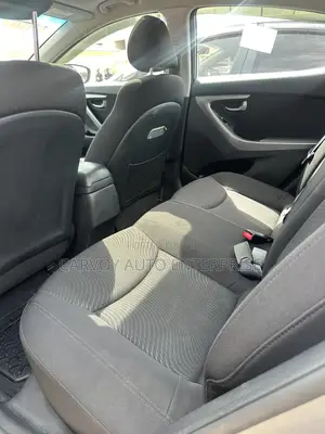 Hyundai Elantra Limited Sedan FWD (1.8L 4cyl 6A) 2016 Silver