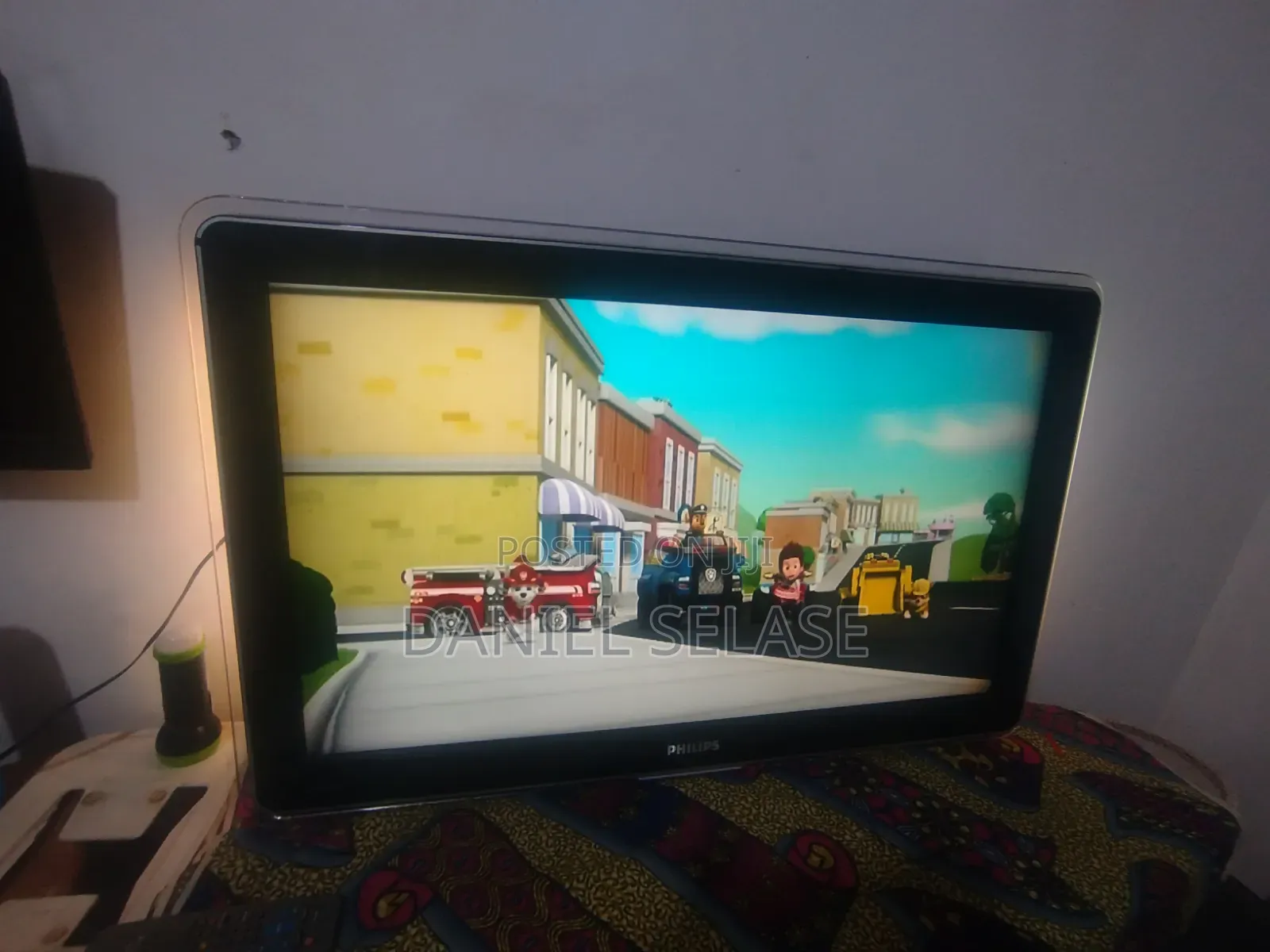 43inchs Phillips Tv With Decoder for Quick Sale