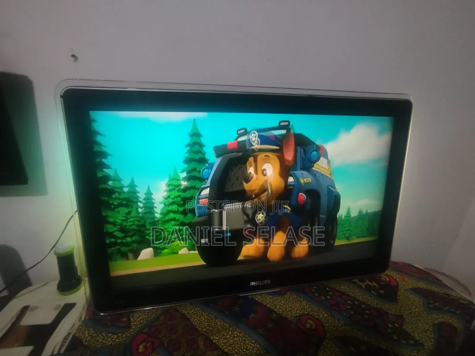 43inchs Phillips Tv With Decoder for Quick Sale
