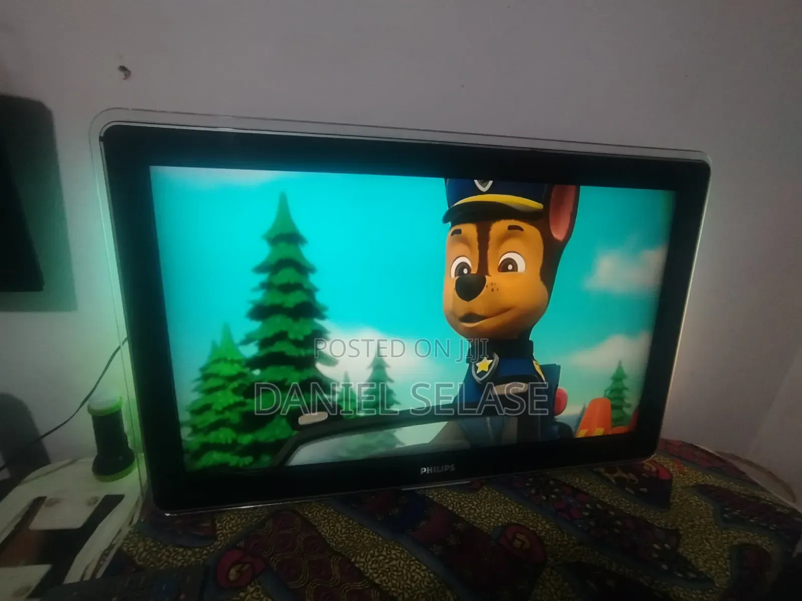 43inchs Phillips Tv With Decoder for Quick Sale