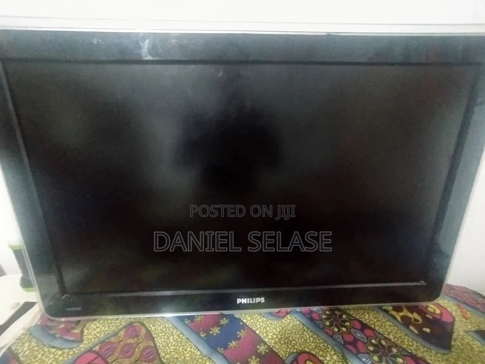 43inchs Phillips Tv With Decoder for Quick Sale
