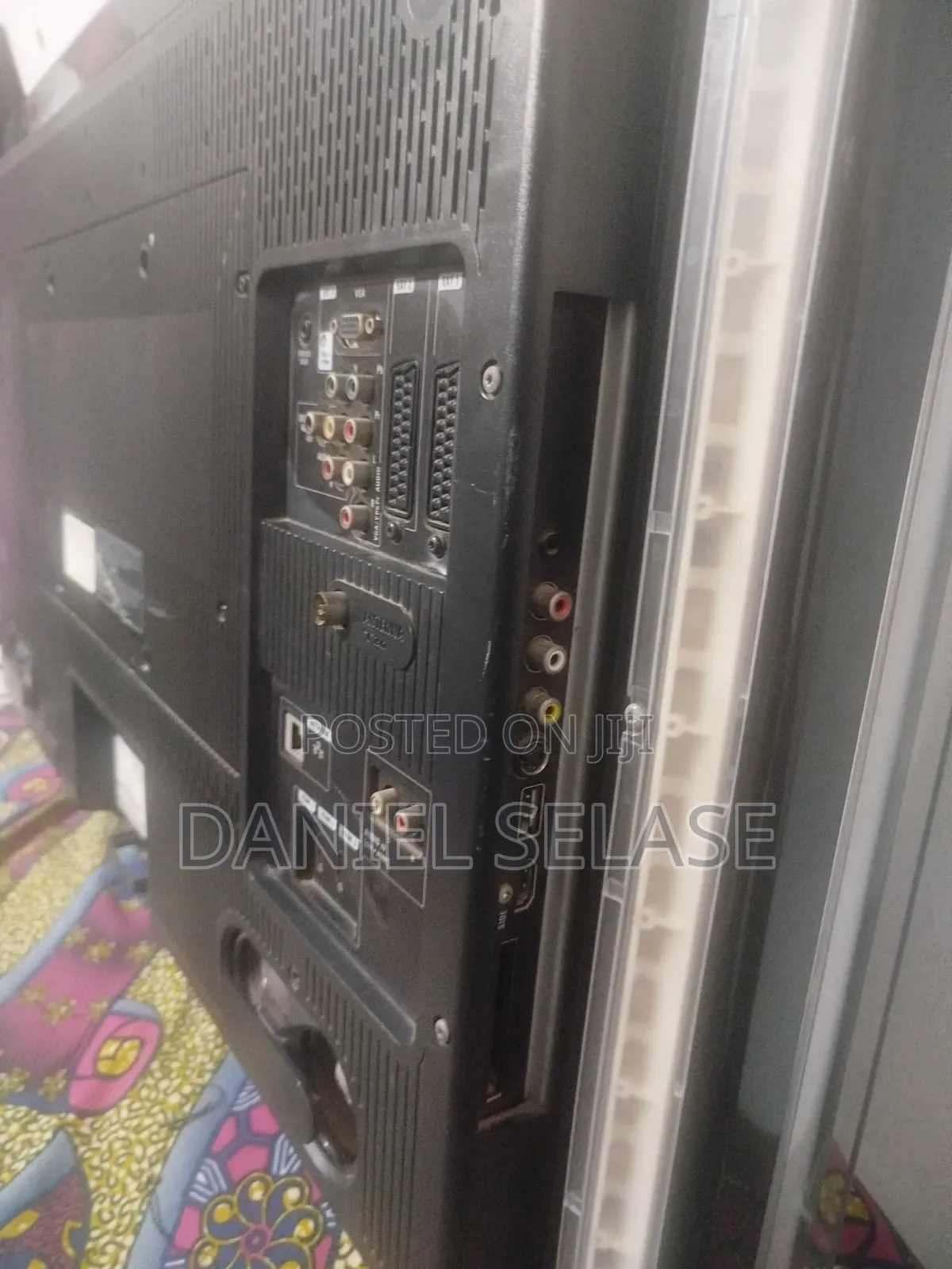 43inchs Phillips Tv With Decoder for Quick Sale