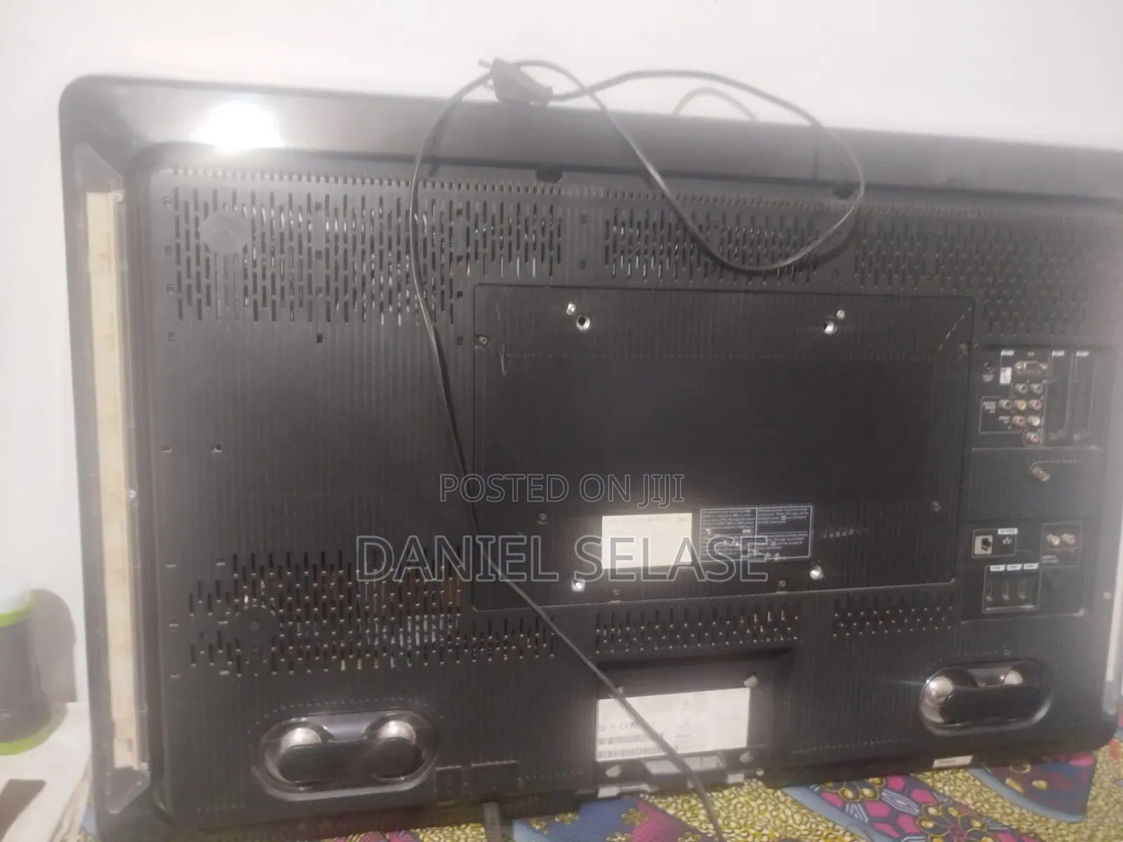43inchs Phillips Tv With Decoder for Quick Sale