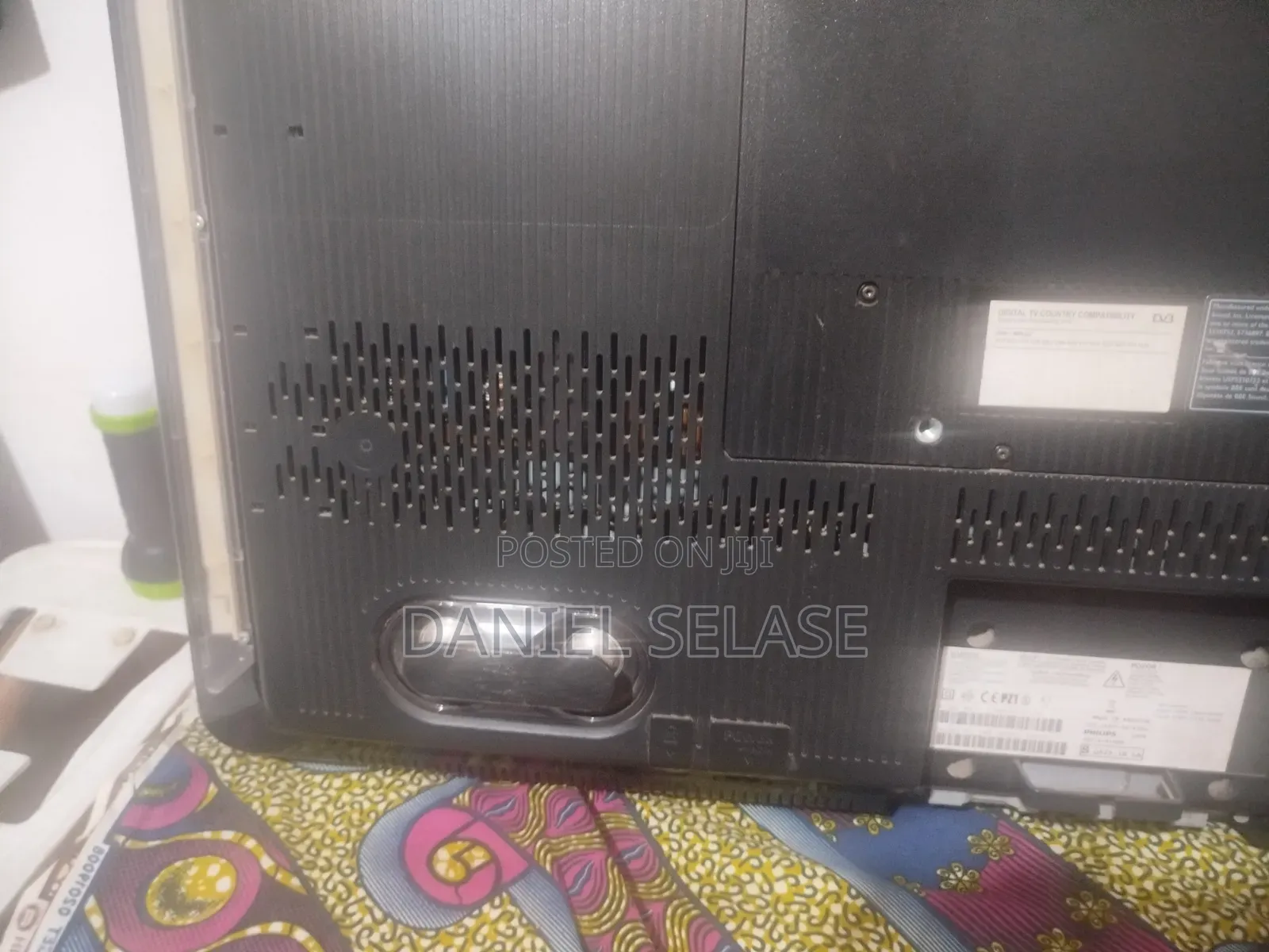 43inchs Phillips Tv With Decoder for Quick Sale