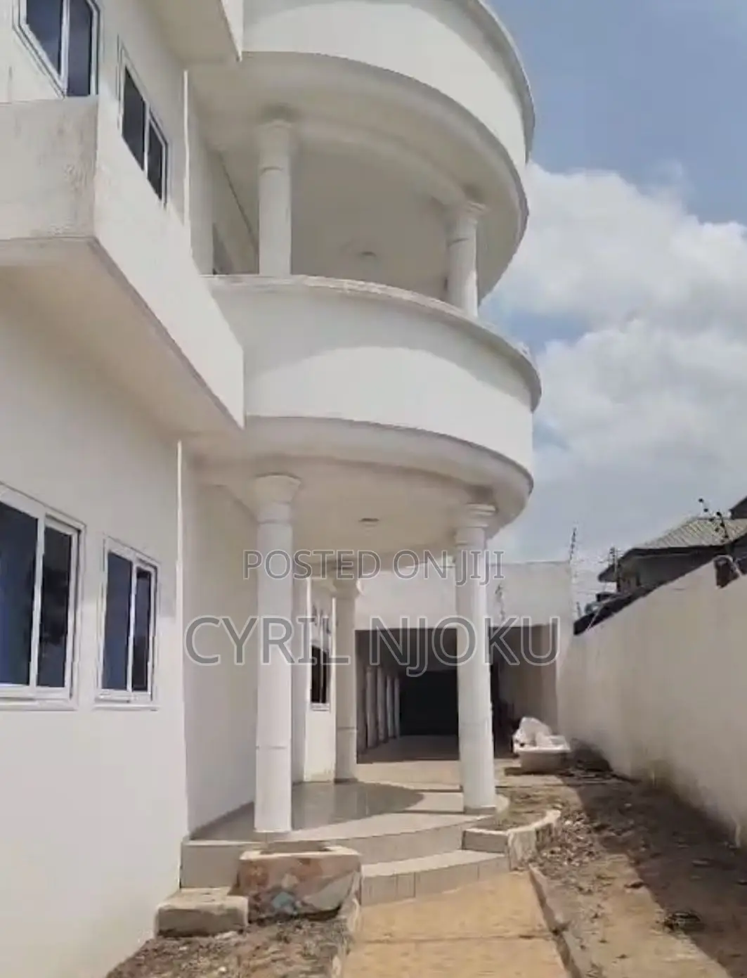 9bdrm Mansion in Accra Metropolitan for sale