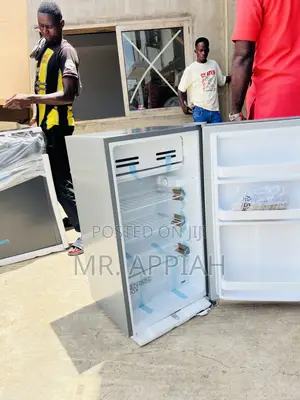 Adorable Midea Single Door Table Top Fridge(93liter)