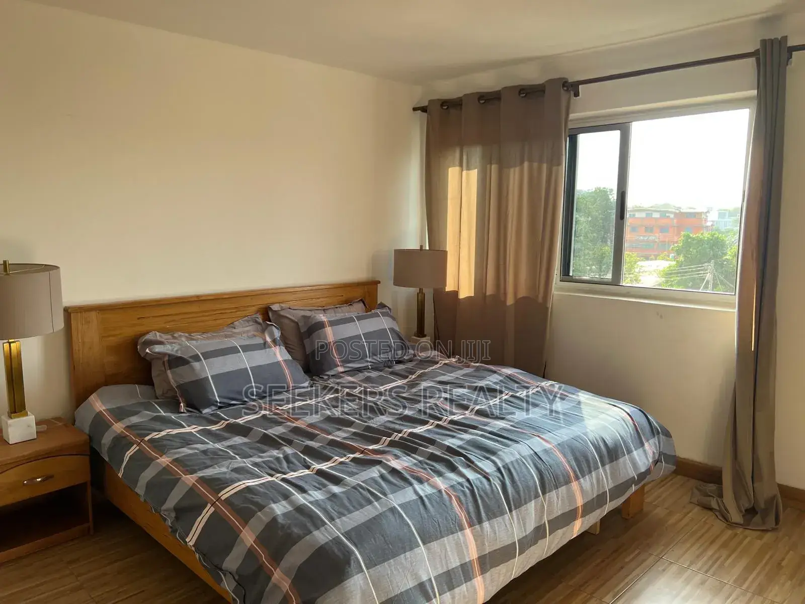 Furnished 3bdrm Apartment in Seekers Realty, Oxford Street for rent