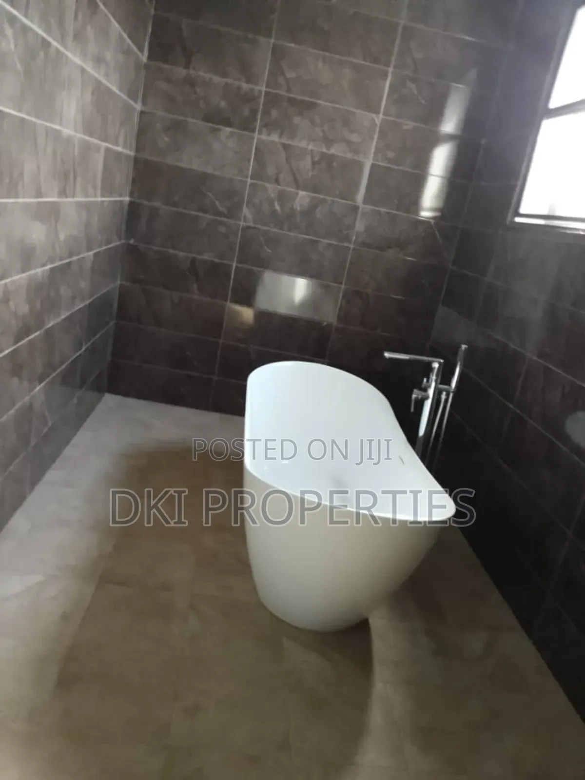 4bdrm House in Dki Properties, Oyibi for sale
