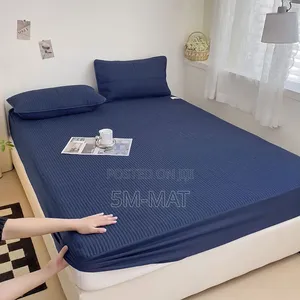 Queen Size Waterproof Bedspread With 2 Pillow Cases