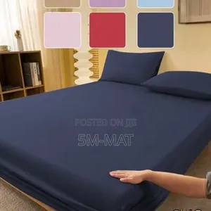 Queen Size Waterproof Bedspread With 2 Pillow Cases