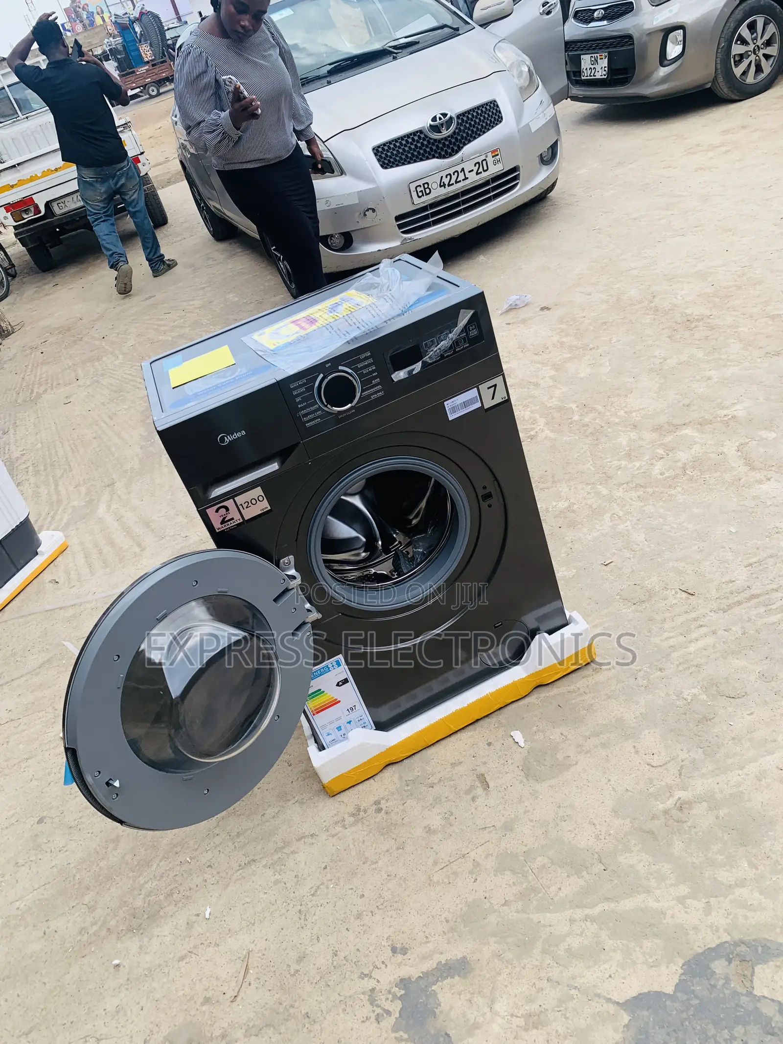Quick Wash and Spin Midea 8kg Front Load