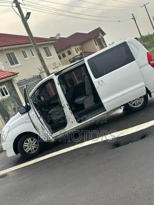 Hyundai Starex 2017 White