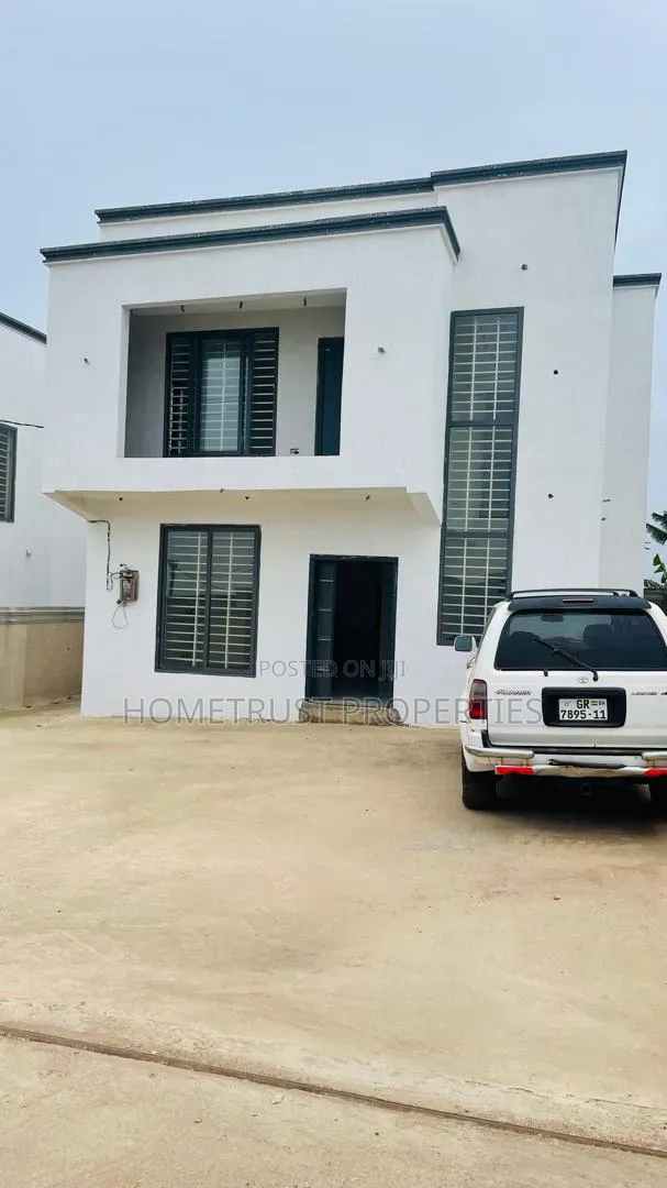 3bdrm Duplex in Ashongman Bank Of, Kwabenya for sale