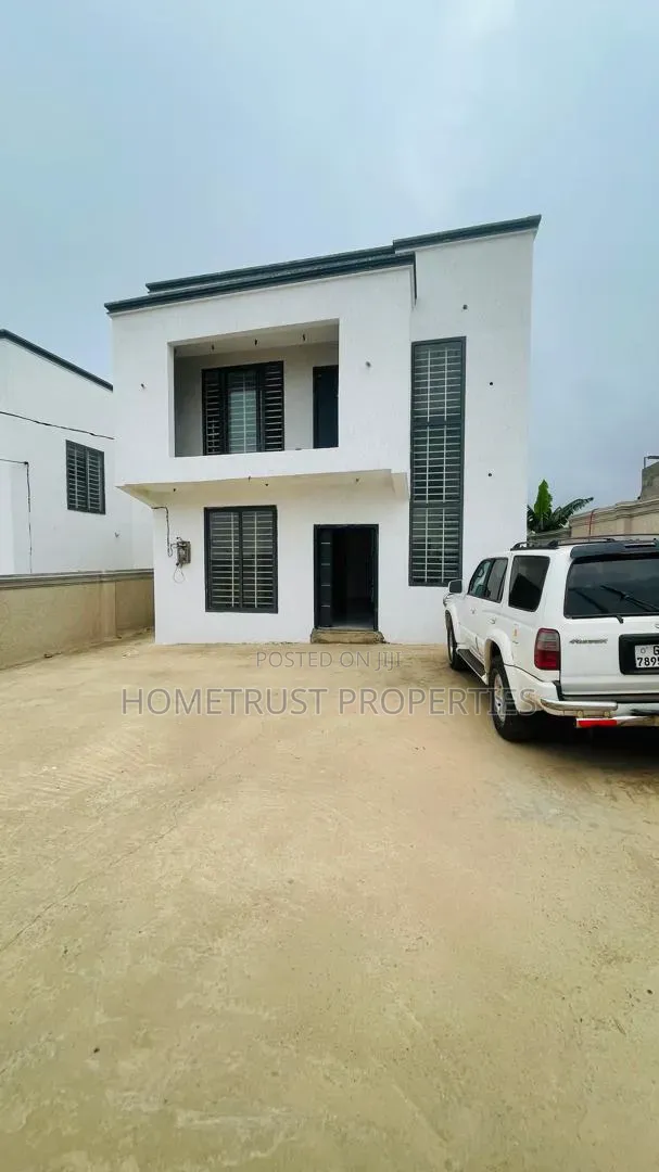3bdrm Duplex in Ashongman Bank Of, Kwabenya for sale