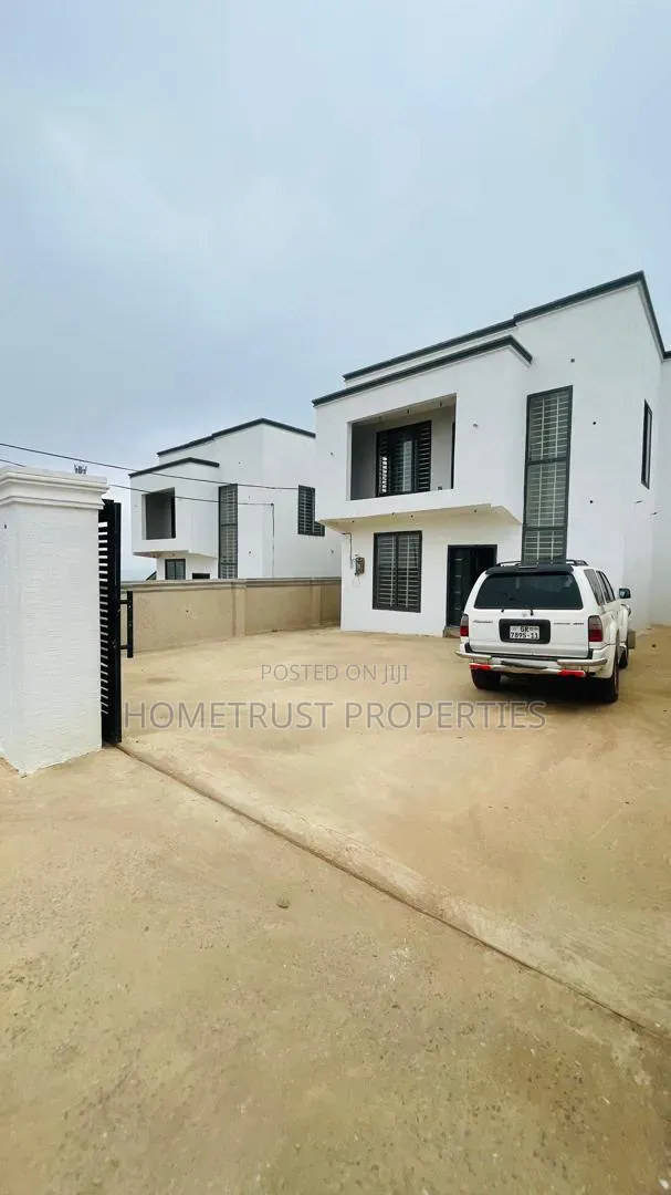 3bdrm Duplex in Ashongman Bank Of, Kwabenya for sale