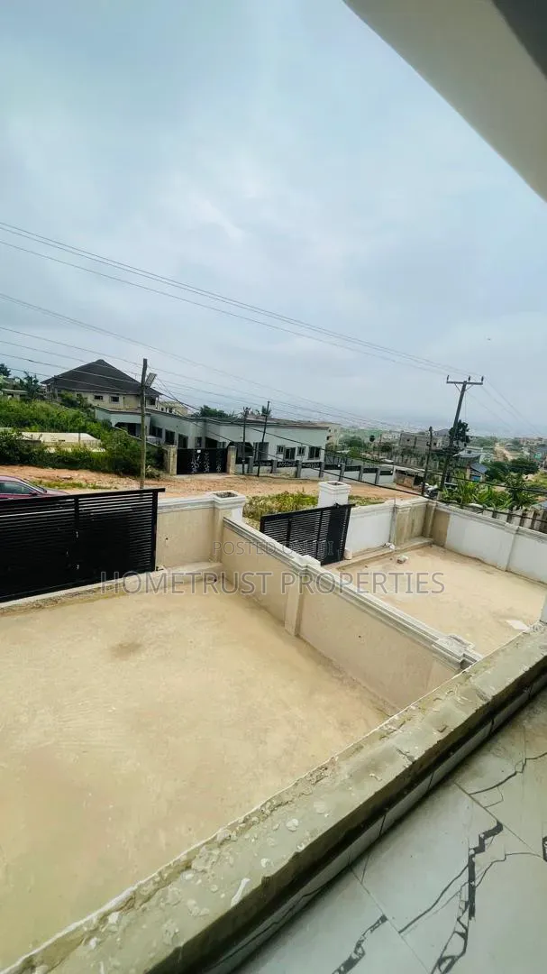3bdrm Duplex in Ashongman Bank Of, Kwabenya for sale