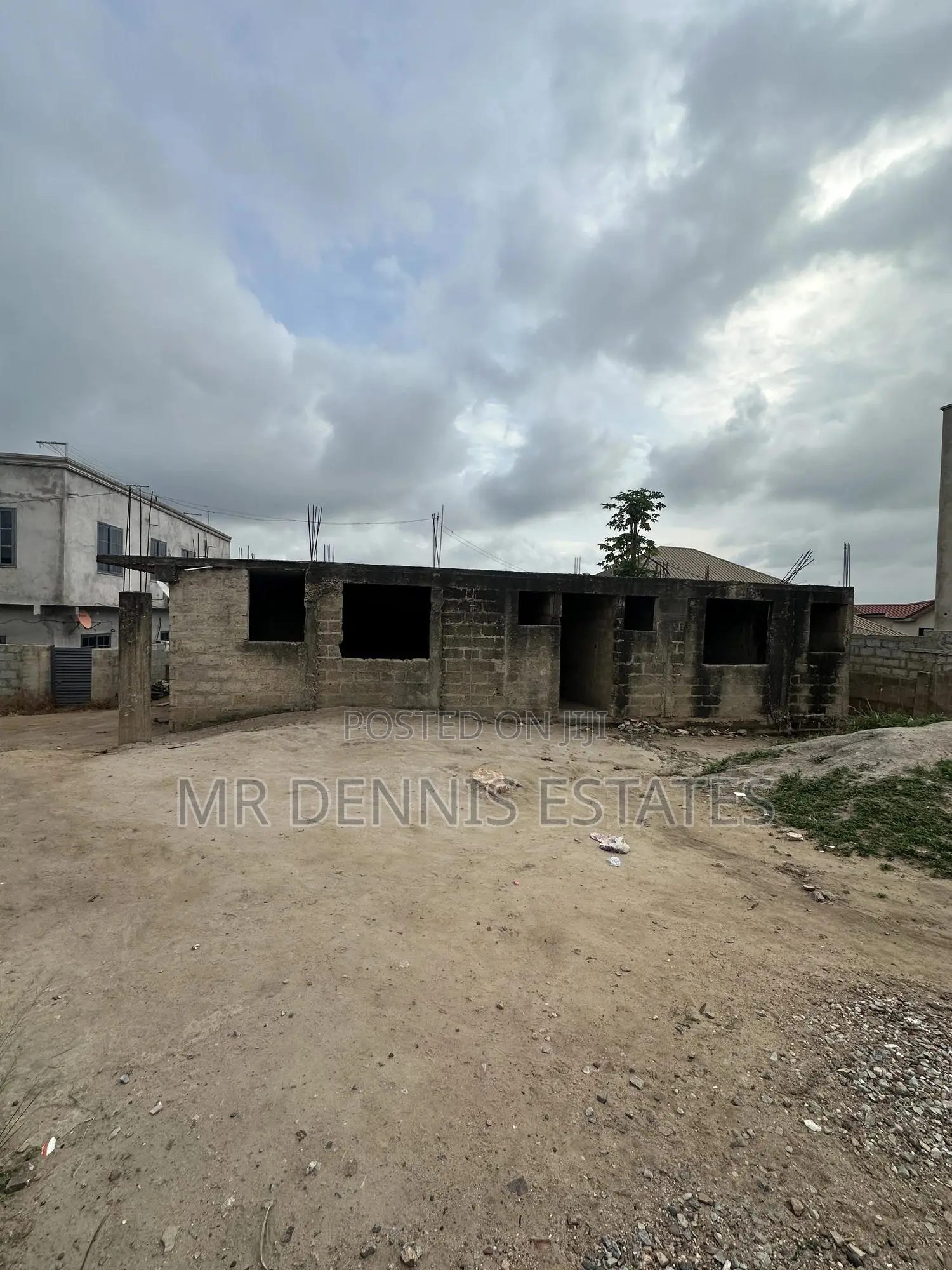 9bdrm Apartment in Mr Dennis Estates, Old Barrier for sale
