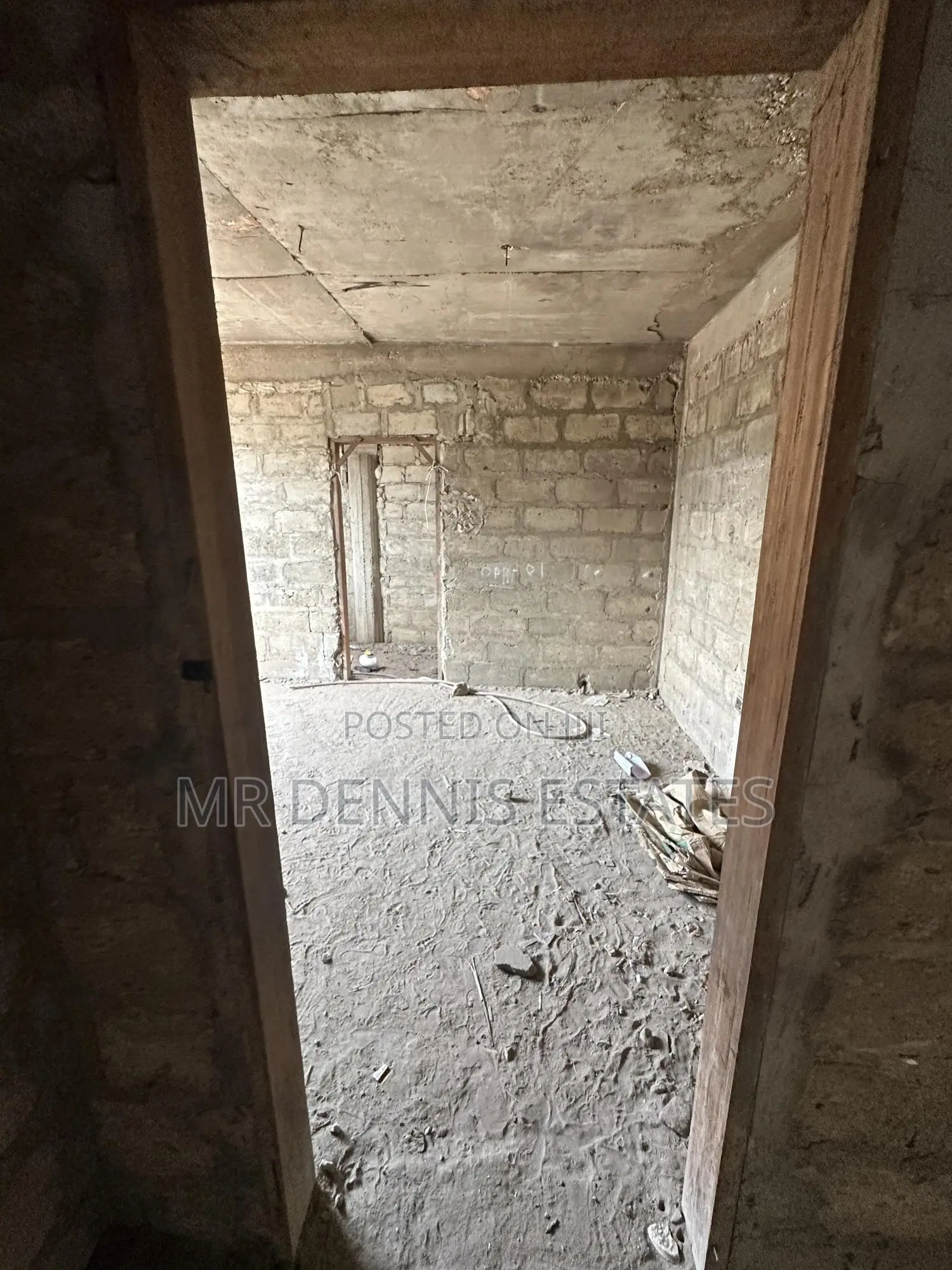 9bdrm Apartment in Mr Dennis Estates, Old Barrier for sale