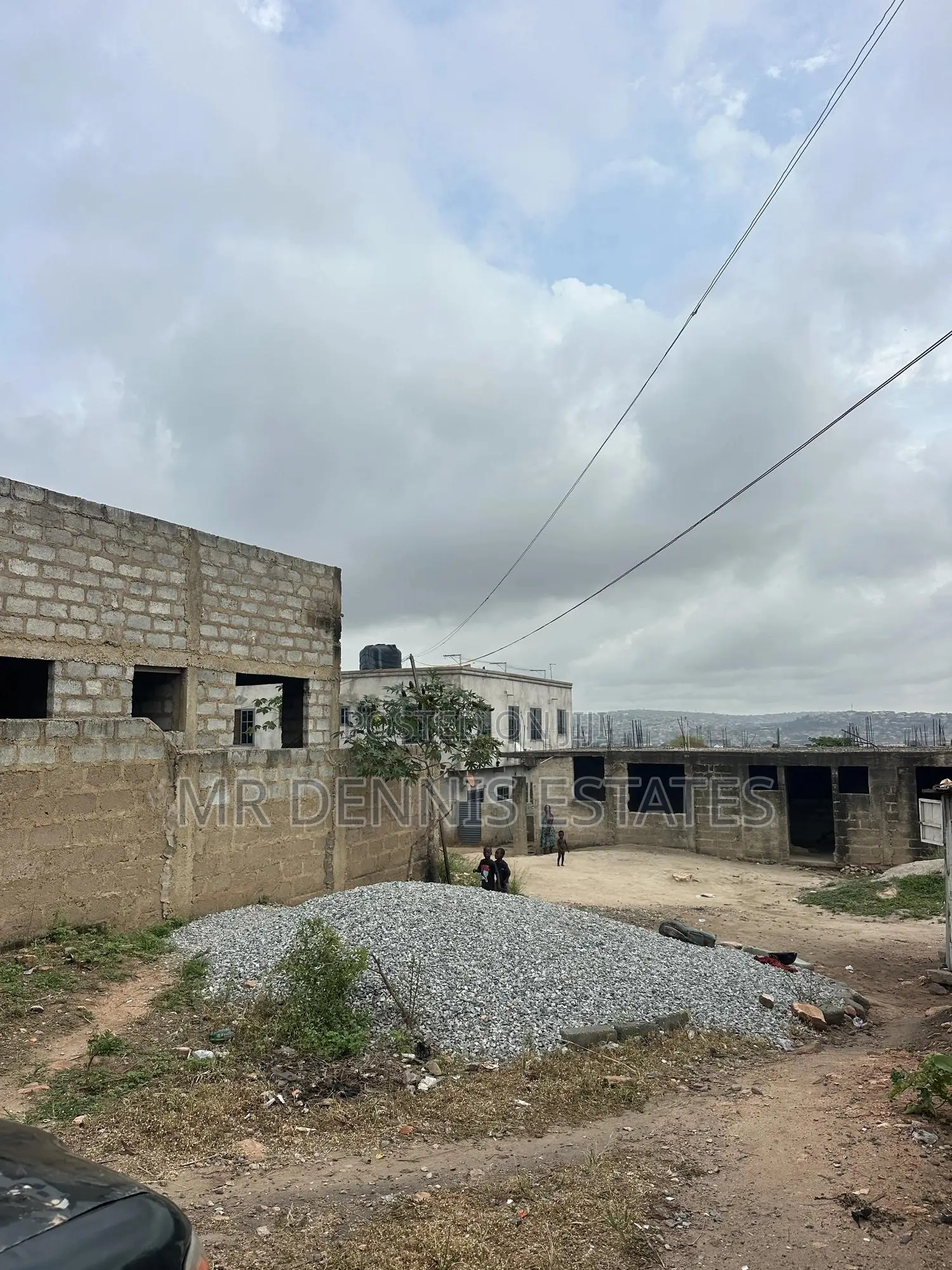 9bdrm Apartment in Mr Dennis Estates, Old Barrier for sale