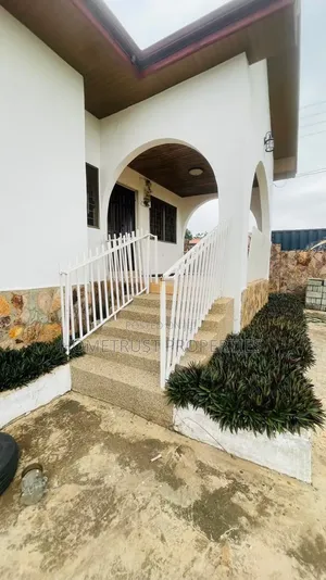 3bdrm Apartment in Ashongman, Kwabenya for rent