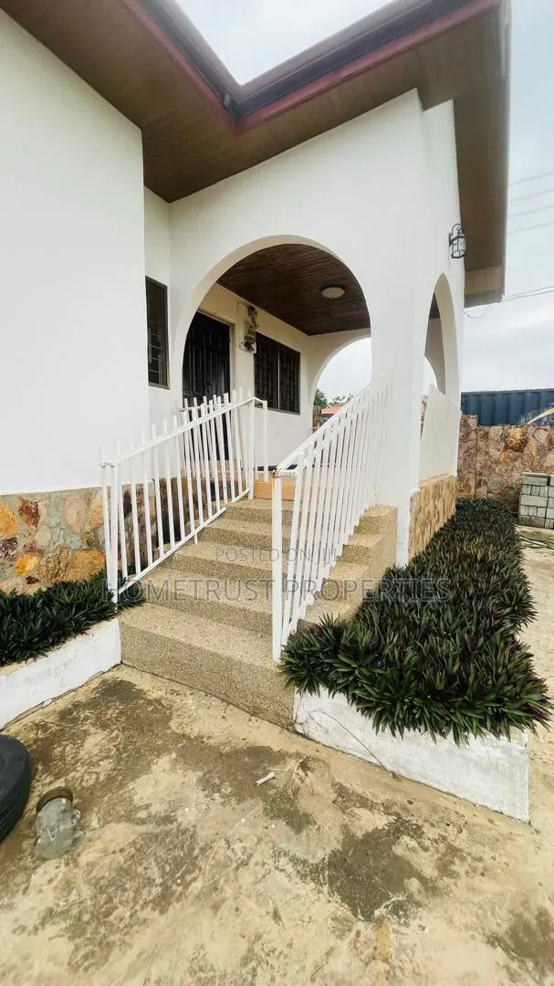 3bdrm Apartment in Ashongman, Kwabenya for rent