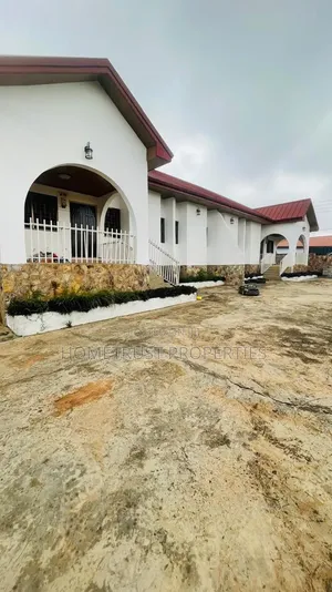 3bdrm Apartment in Ashongman, Kwabenya for rent