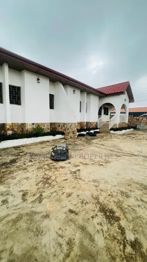 3bdrm Apartment in Ashongman, Kwabenya for rent