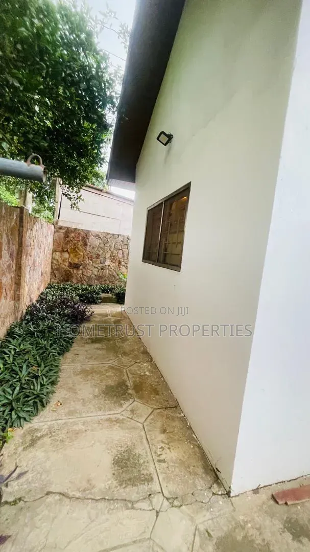 3bdrm Apartment in Ashongman, Kwabenya for rent