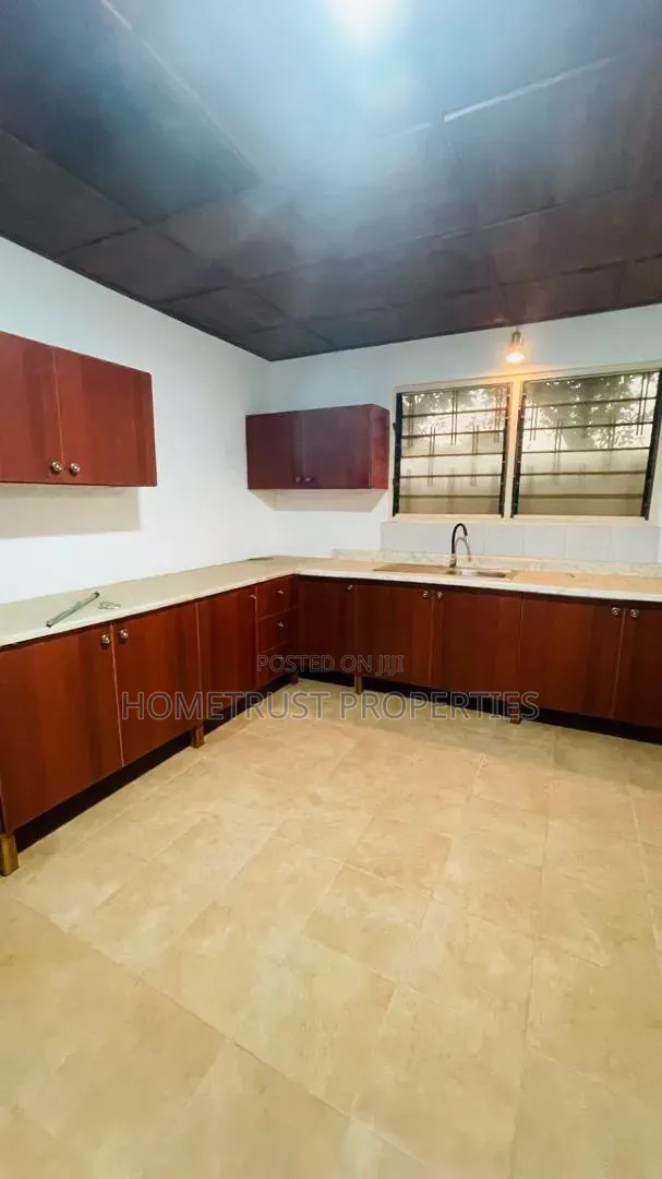 3bdrm Apartment in Ashongman, Kwabenya for rent
